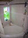 Maki tub pic.JPG (28612 bytes)